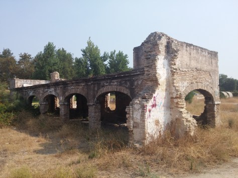 Portales en el patio del Molino de Tizón